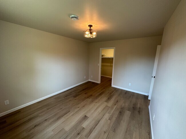 Building Photo - 834 Nicholas Ct