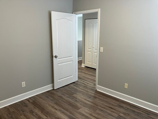 Building Photo - 113 Heyward Dr