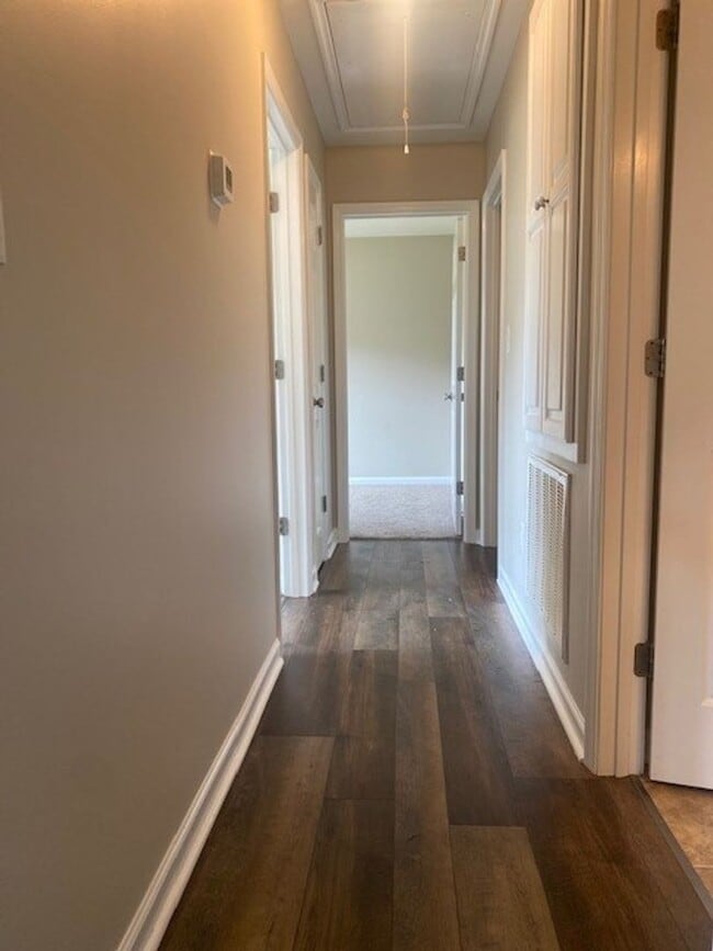 Building Photo - 211 Koufax Dr