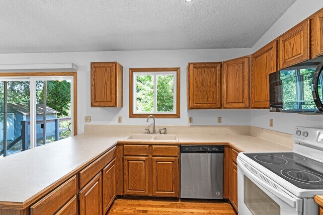 Building Photo - Spacious 4 Bedroom Home in Longmont