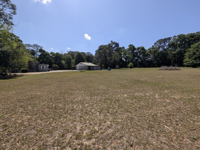 Building Photo - 427 Crossway Rd