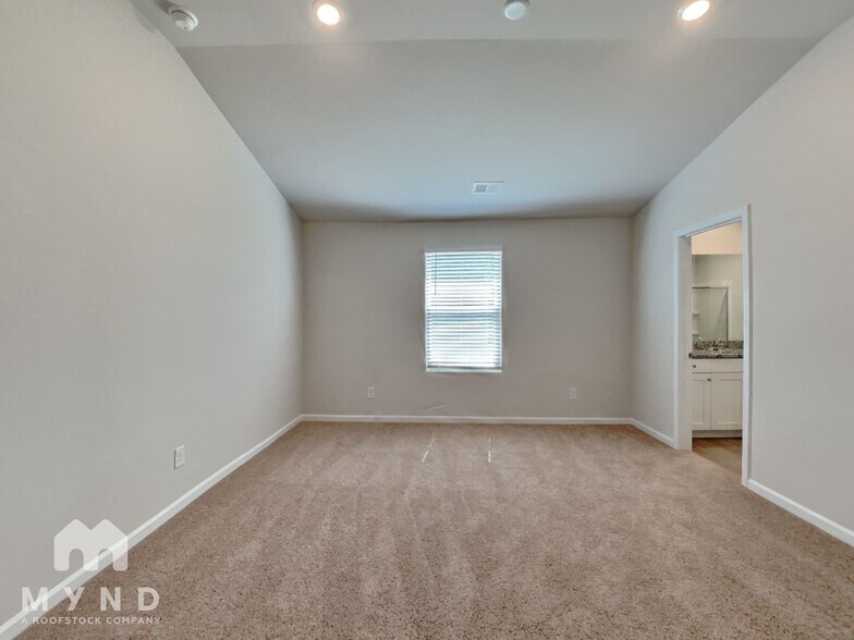 Building Photo - 364 Taverners Ln