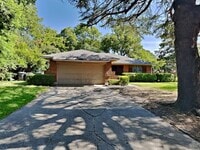 Building Photo - No Application Fee* Plus $250 Off First 2 ...