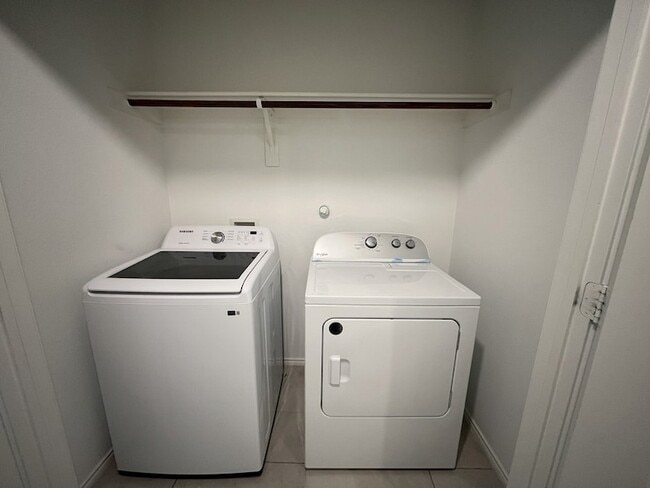 Building Photo - 3408 Harper St