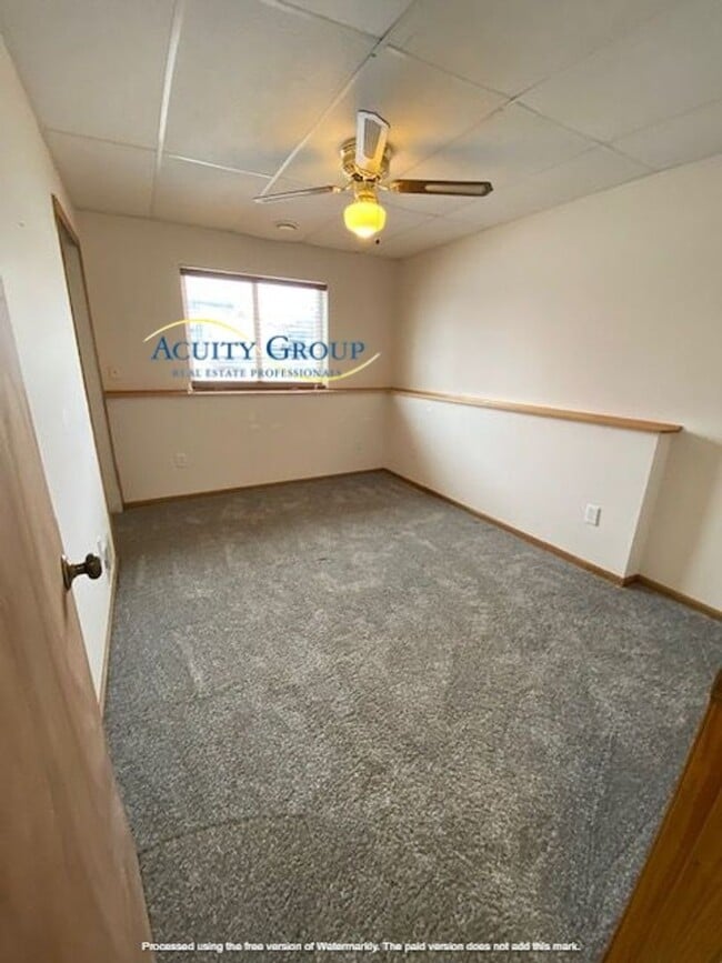 Building Photo - 4 Bedroom, 2 Bath Single Family Home in Mo...