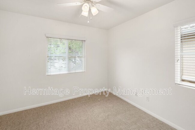 Building Photo - 40062 Somerville Ln