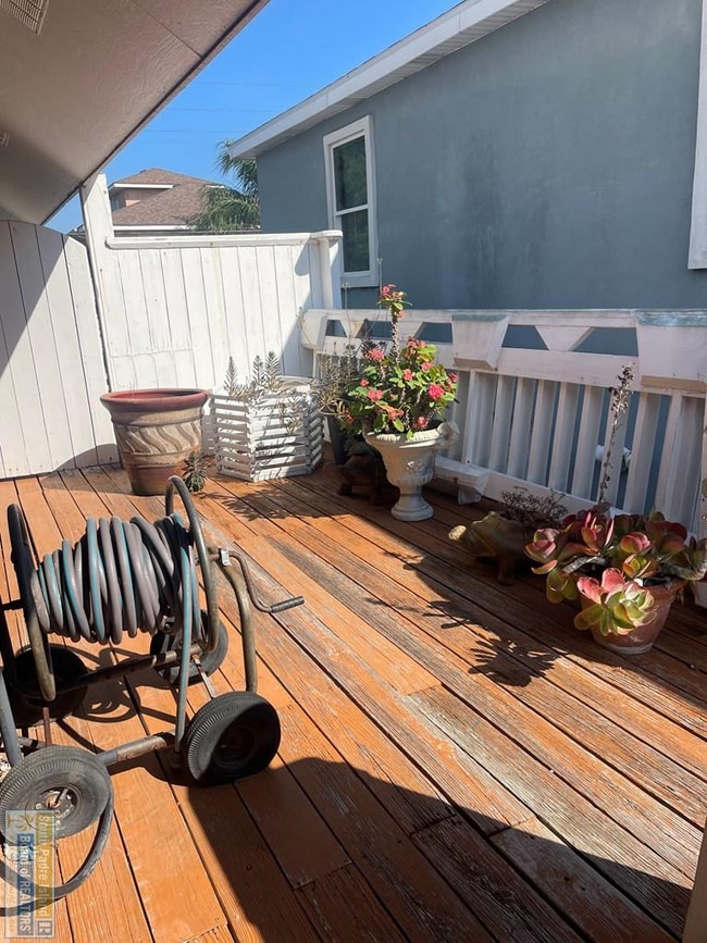 Building Photo - 921 Bass Ave