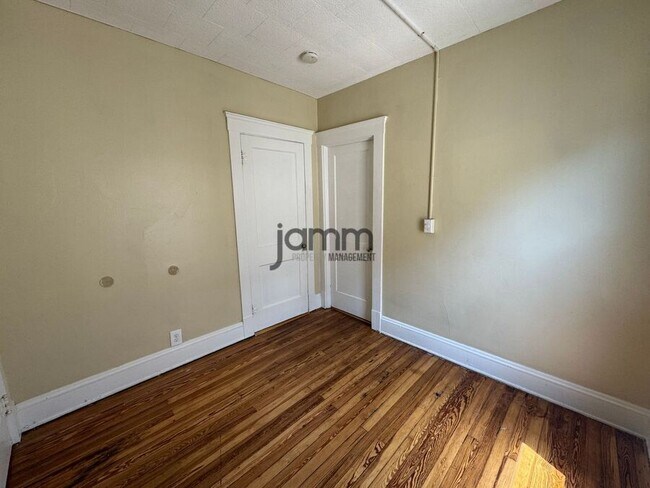 Building Photo - 3300 Altoona Rd