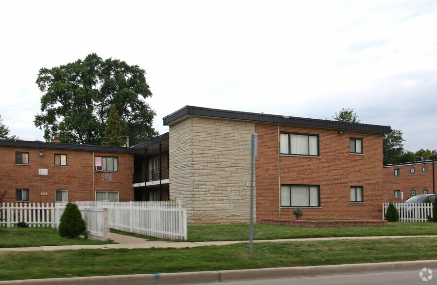 Building - 306-314 Wilson Ave