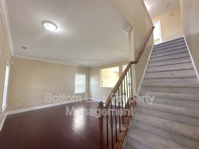 Building Photo - 6223 Woodland Commons Dr