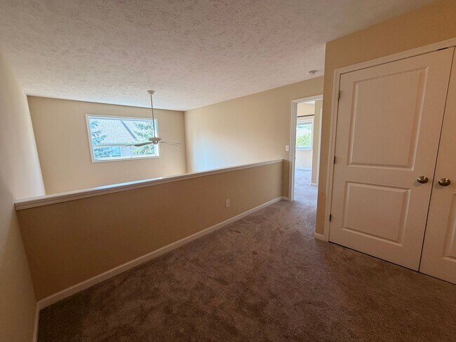 Building Photo - 3050 Ledgestone Pl NE