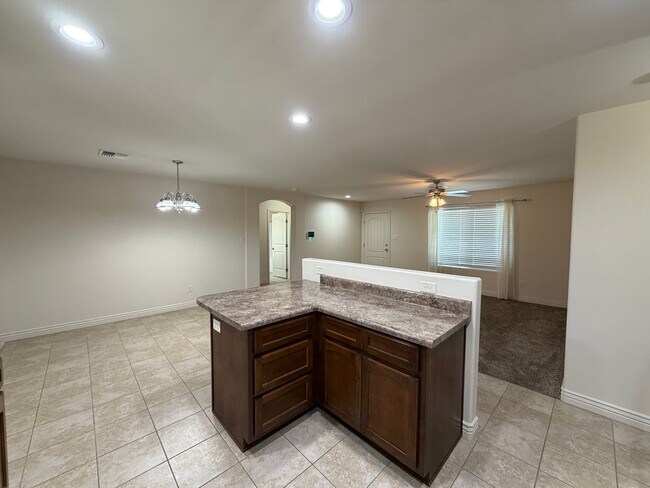 Building Photo - NICE 3 BED BATH WITH SOLAR!