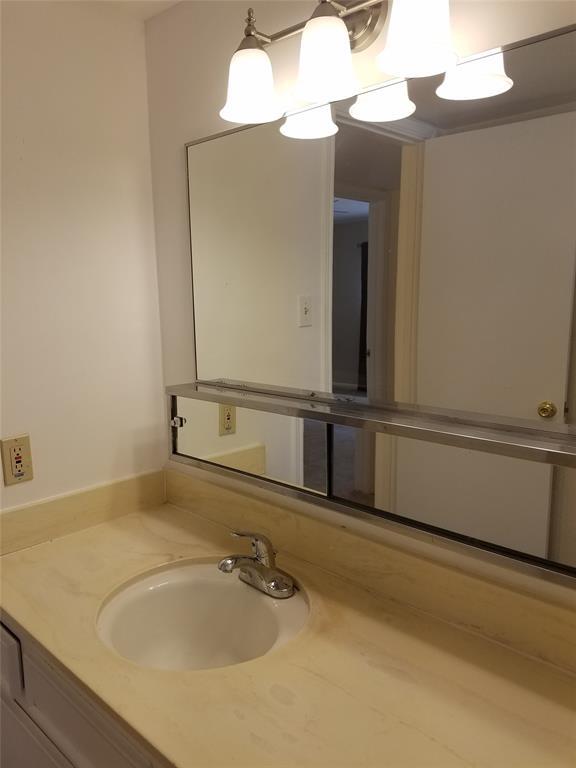 Building Photo - 1603 W Main St