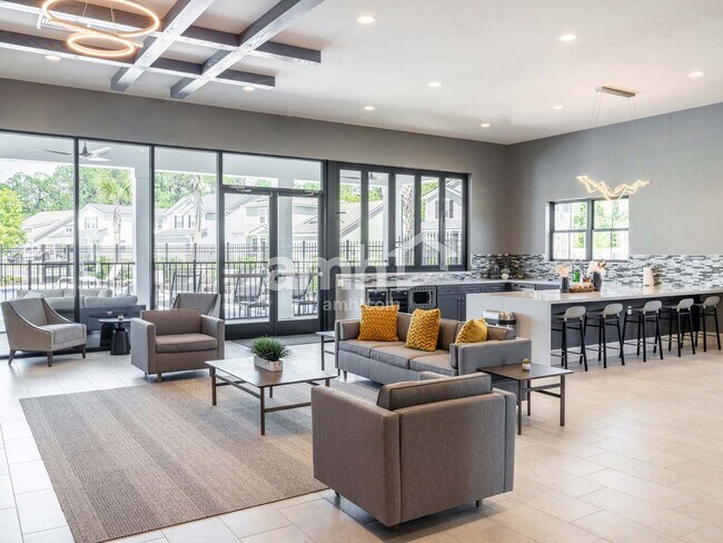 Building Photo - 311 Banyan Frst Dr