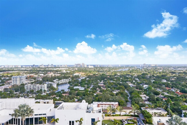 Building Photo - 511 SE 5 Ave