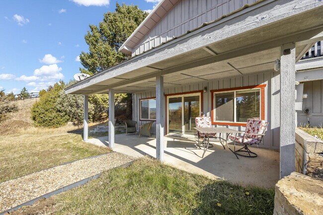 Building Photo - Hillside Hideaway in Historic Virginia Cit...