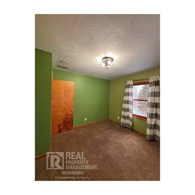 Building Photo - Beautiful 3 Bedroom, 2 Bathroom Home in Clarksville, MI