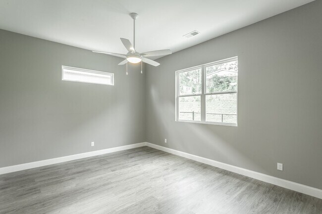 Building Photo - Brand new 3 bedroom 2 bath