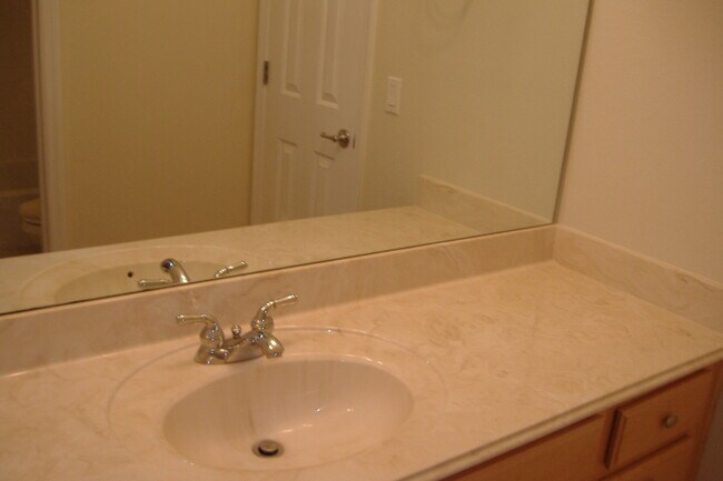 Building Photo - GREAT SPACIOUS 2 STORY HOME IN AVALON PARK in EAST ORLANDO