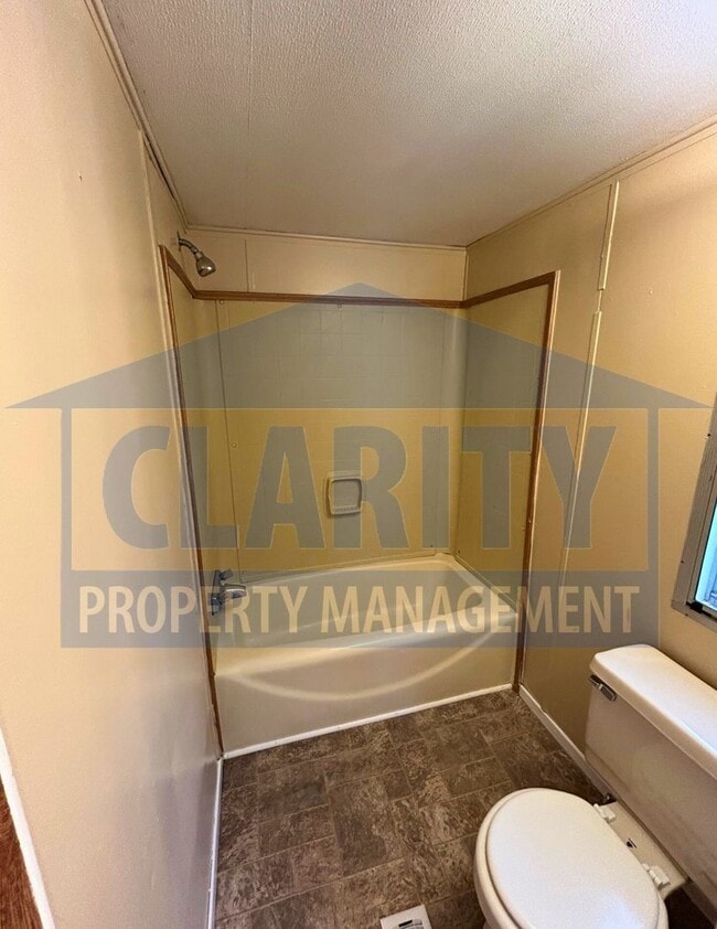 Building Photo - Charming 3-Bedroom with Large Yard