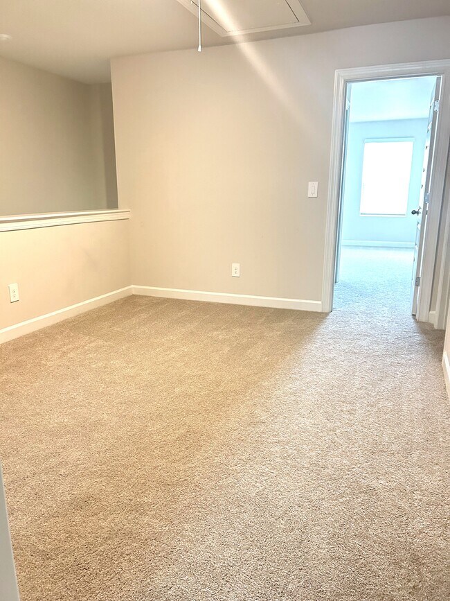 Building Photo - 105 Pleasure Ln