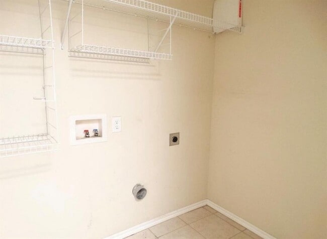 Building Photo - 3416 Chester Terrace