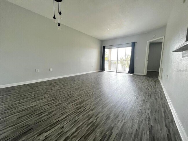Building Photo - 6011 Skydale Way
