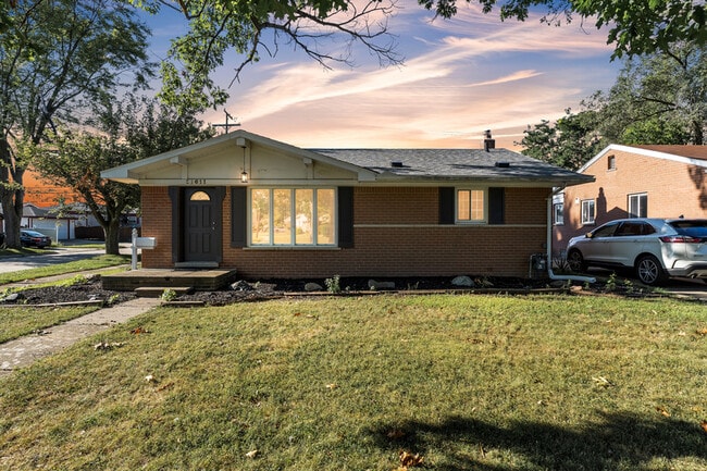 Primary Photo - 31611 Lonnie Blvd