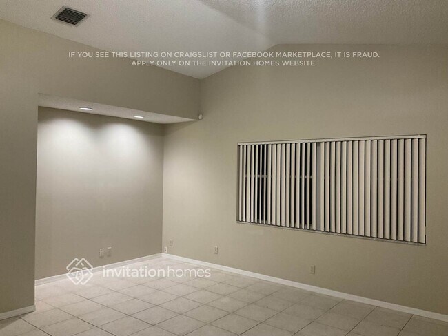 Building Photo - 510 NW 197th Ave