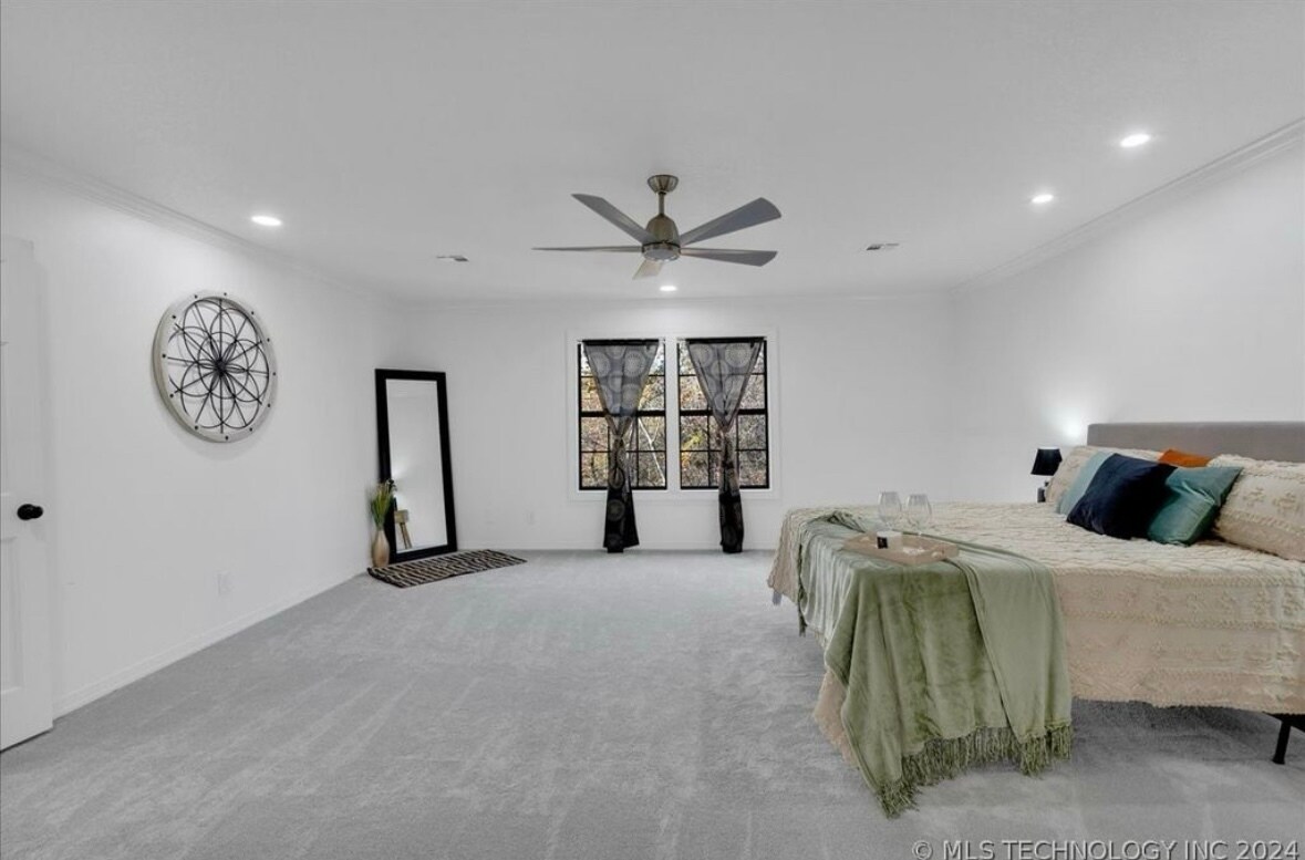 Building Photo - 11016 S Jamestown Ave