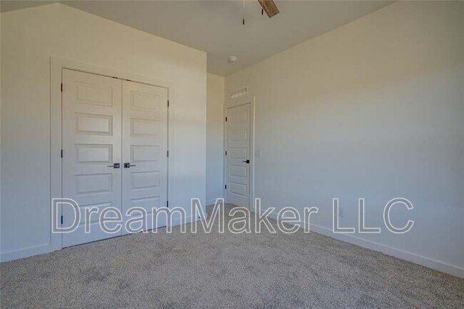 Building Photo - 126 Hope Ave