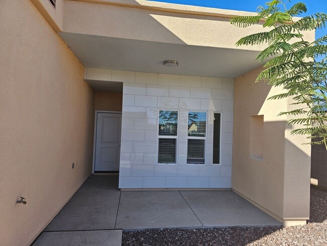 Building Photo - New San Luis AZ Rental with landscaping and fenced lot - 3 Bedrooms