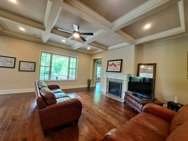 Building Photo - 12170 Inglecrest Ln