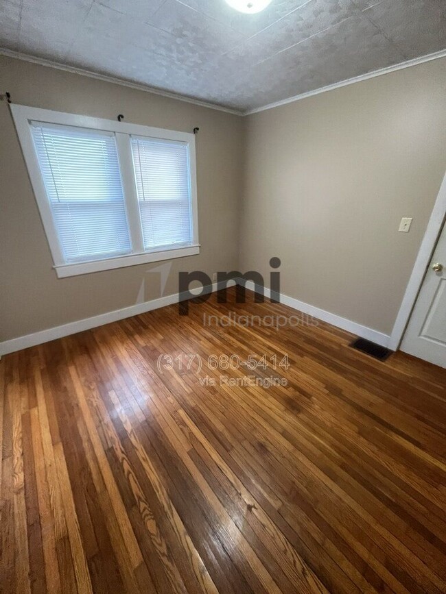 Building Photo - 1425 W Washington St