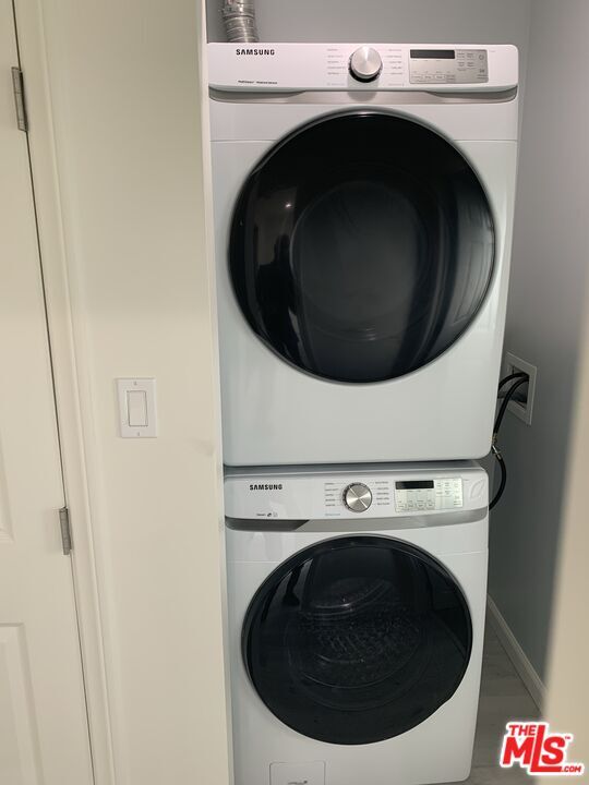 Building Photo - 2700 Los Olivos Ln