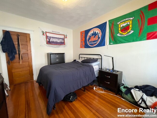 Building Photo - 56 Hobson St