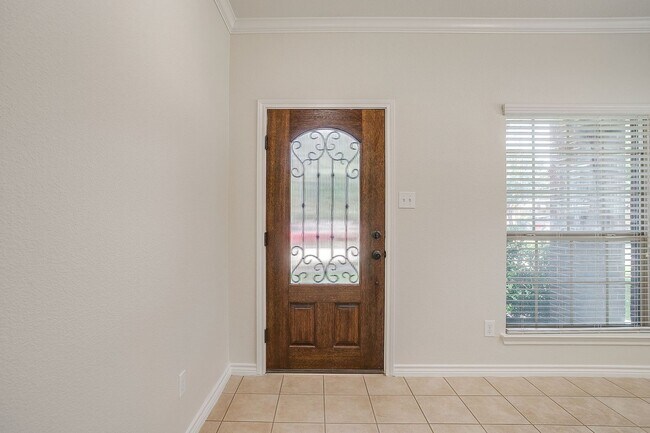 Building Photo - 3801 Weatherstone Dr