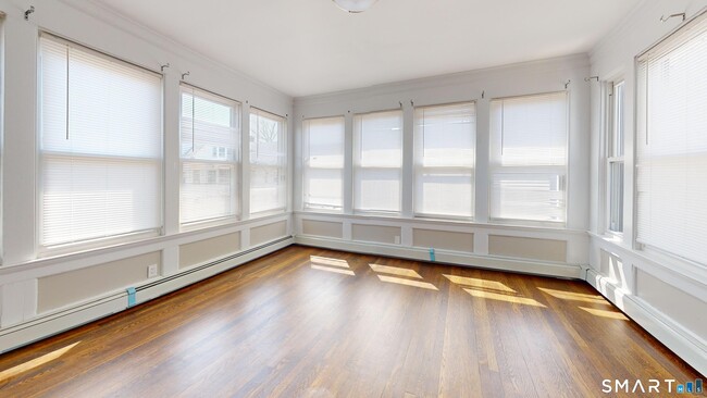 Building Photo - 1616 Chapel St