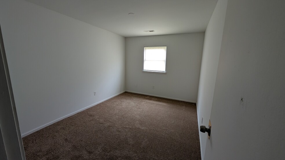 Building Photo - 3402 Stanwood St