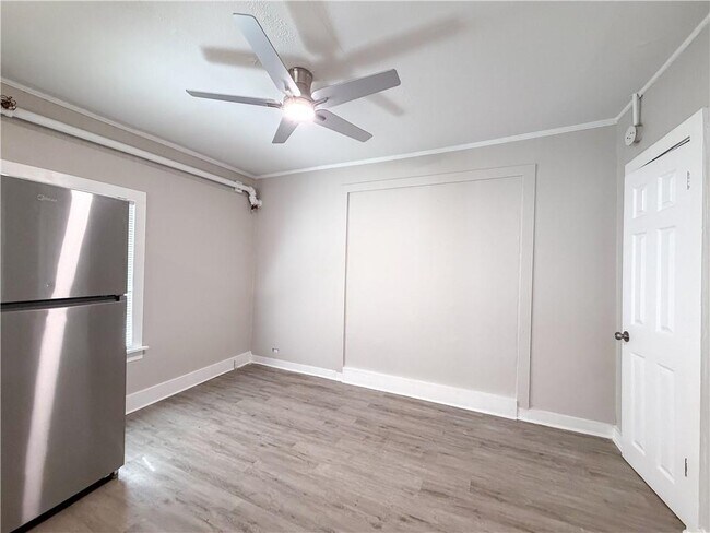 Building Photo - 304 Michigan Ave