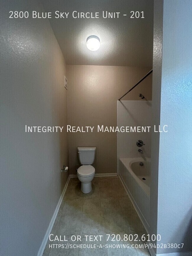 Building Photo - 2800 Blue Sky Cir