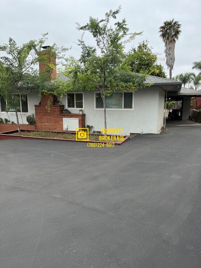 Building Photo - 245 Avalon Dr
