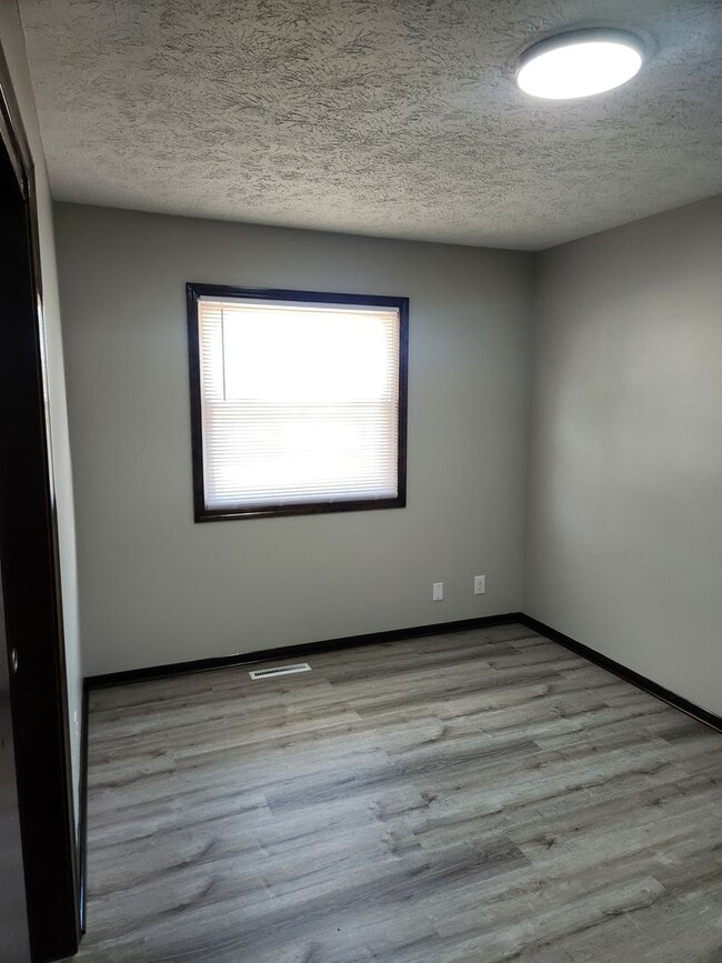 Building Photo - Millard 3/2/1 newly remodeled