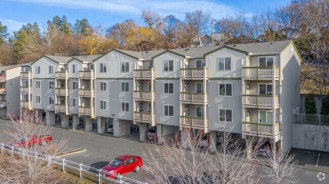 Building Photo - OUTLOOK APTS