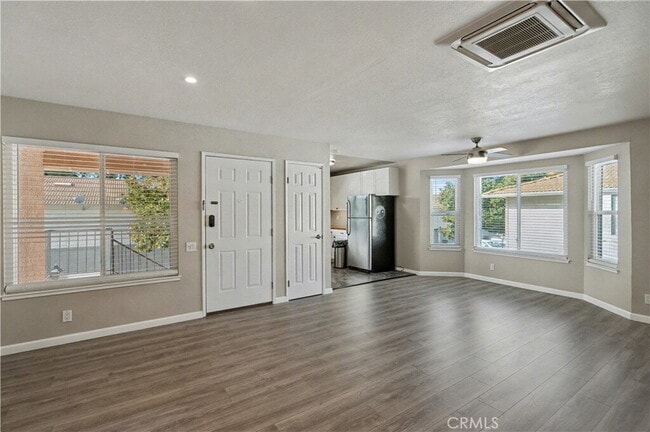 Building Photo - 3234 Kenhill Dr