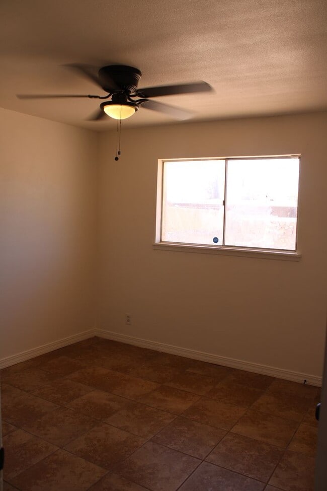 Building Photo - 5656 Sun Valley Dr