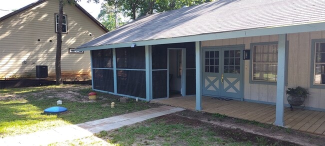 Building Photo - 143 Sharon Ln