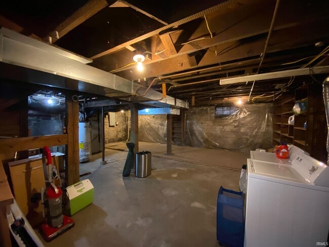 Building Photo - 315 E University St