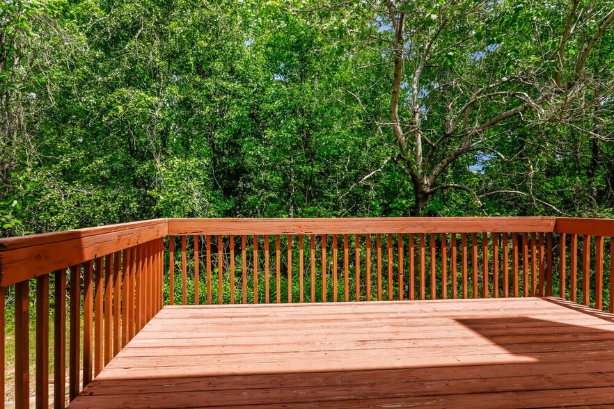 Building Photo - 300 Kentshire Pl NW