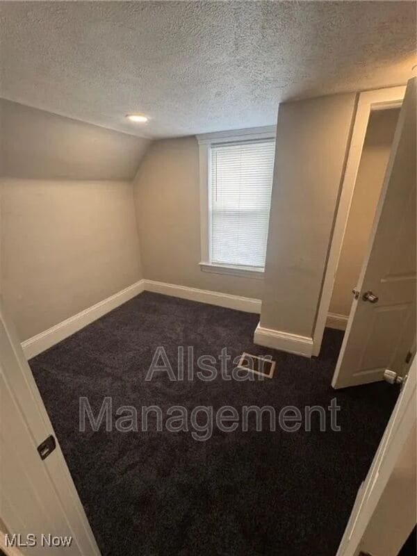 Building Photo - 521 E 109th St